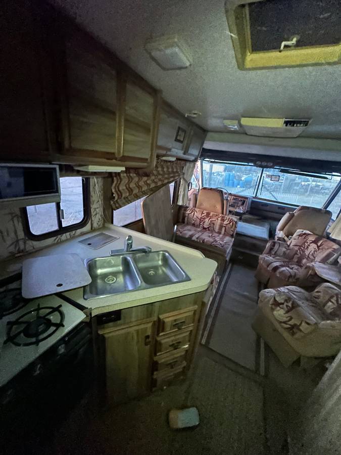 Fleetwood-pace-arrow-32-ft-1984-4