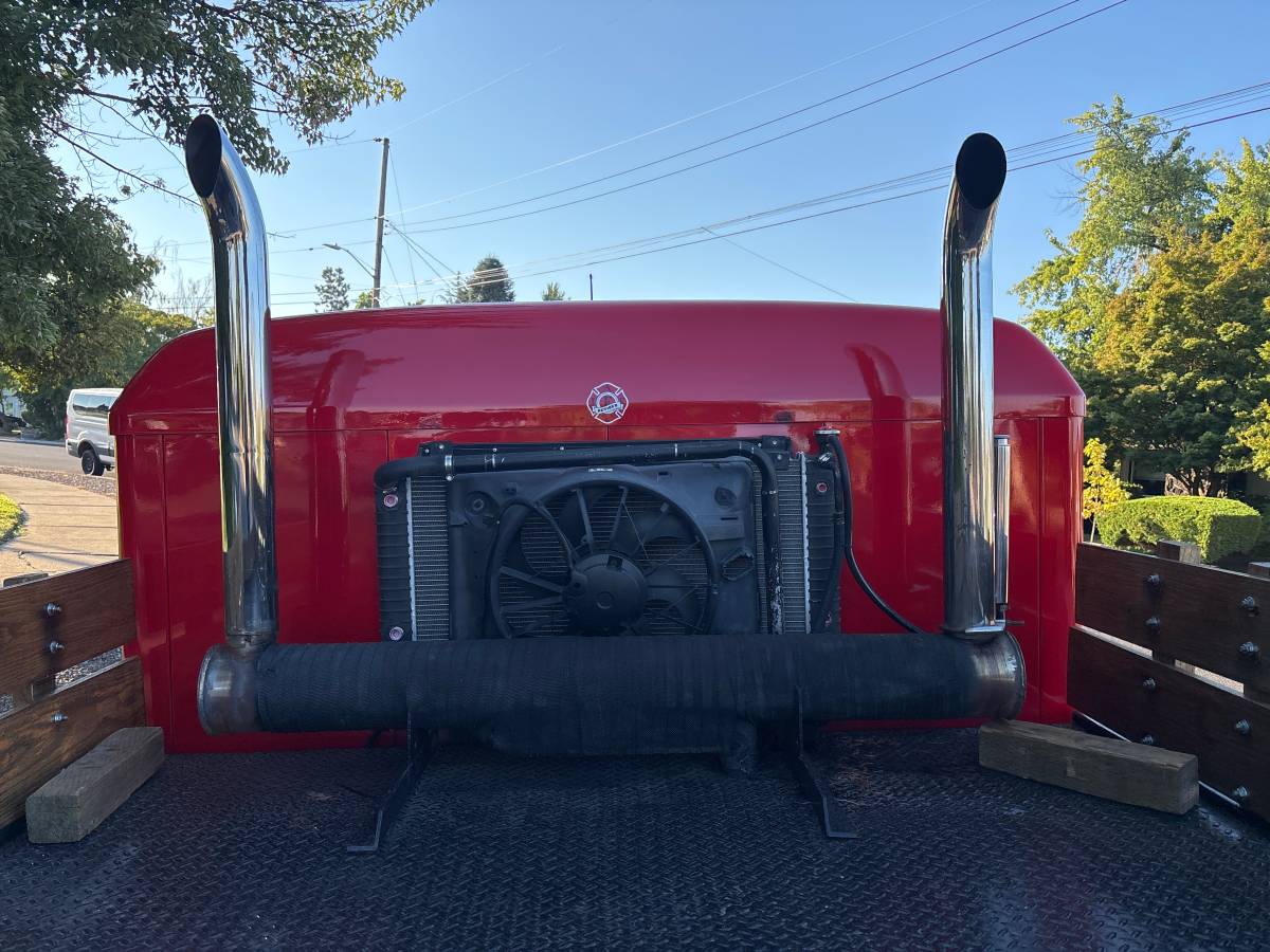 Ford-1-ton-1932-red-12