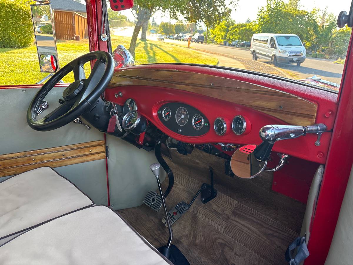 Ford-1-ton-1932-red-8