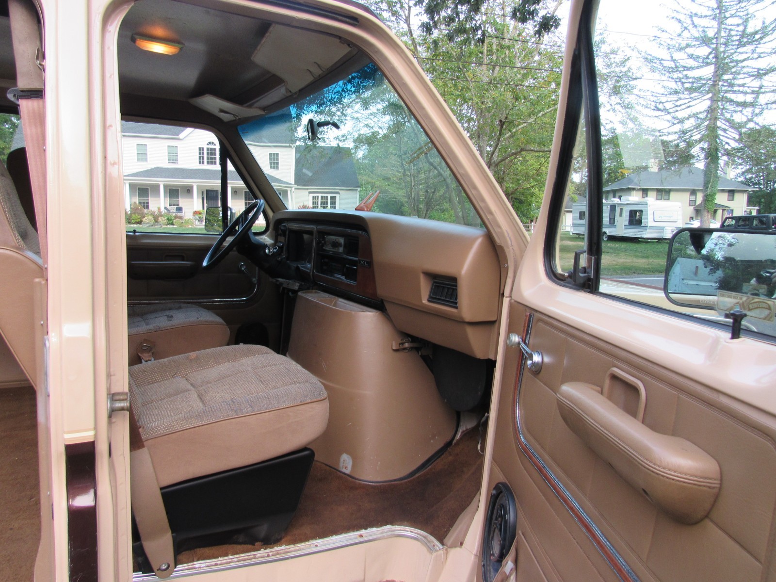 Ford-1-ton-window-van-1987-van-6