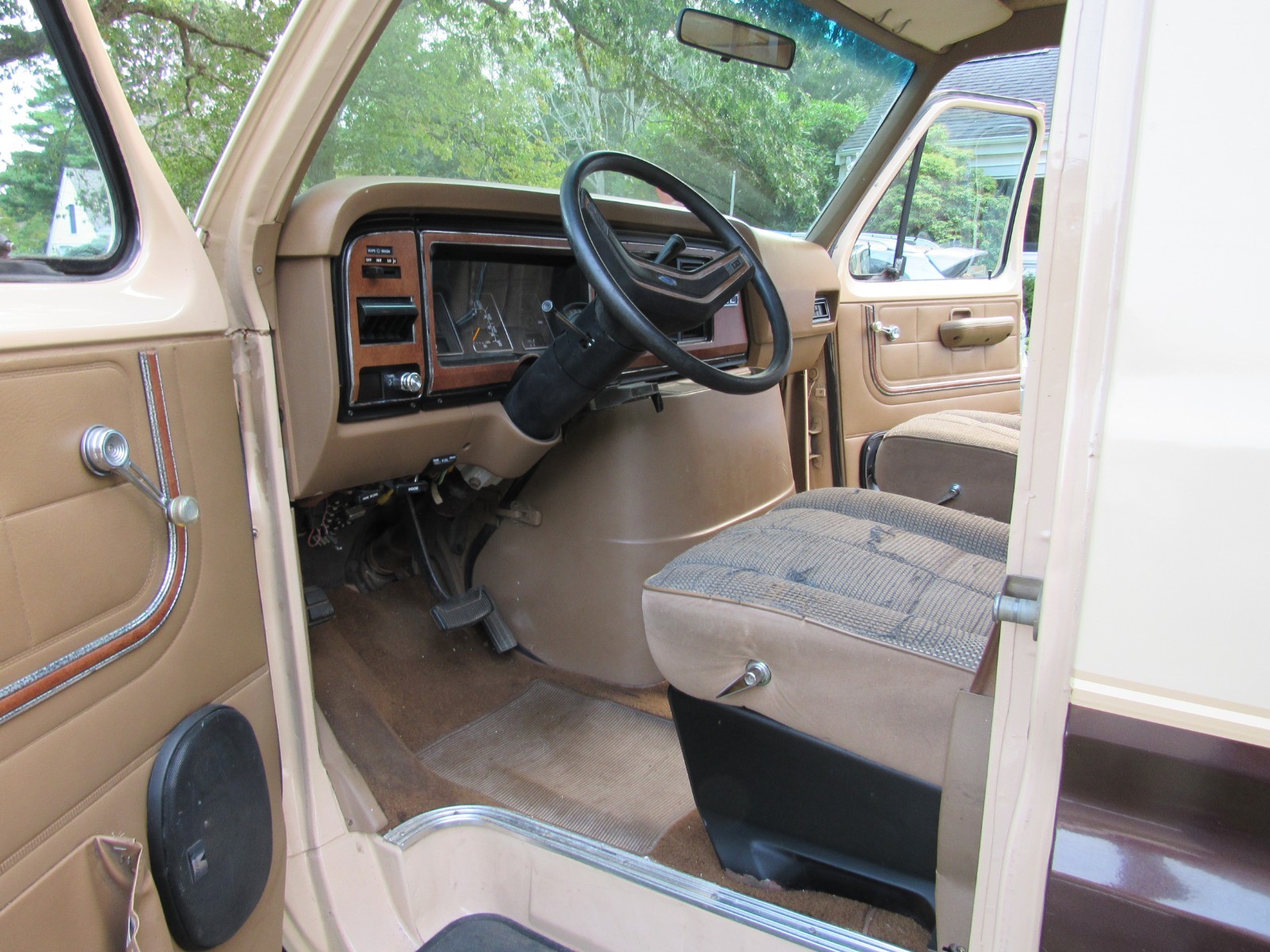 Ford-1-ton-window-van-1987-van-7