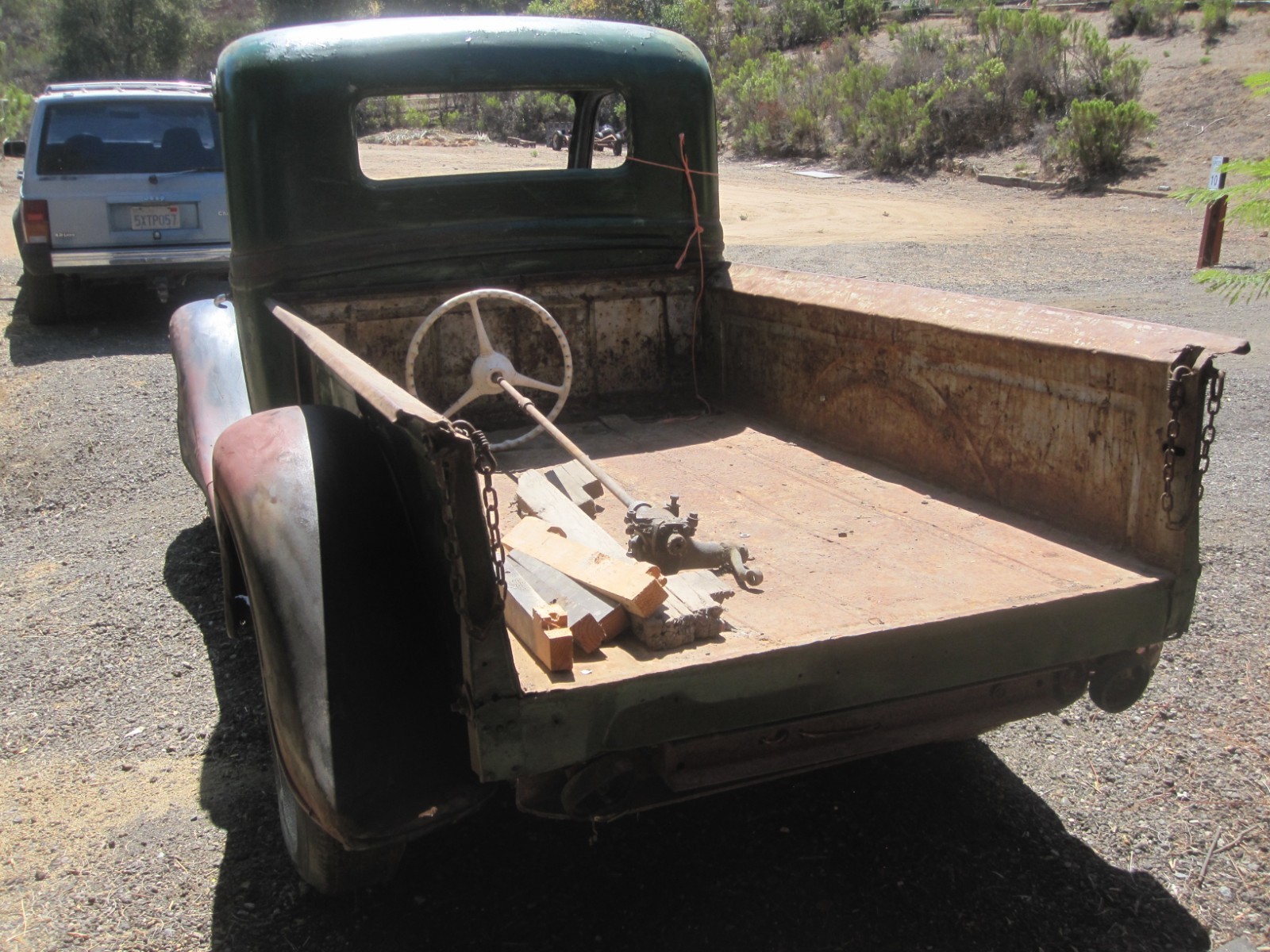 Ford-12-Ton-Pickup-1935-Standard-Cab-Pickup-2