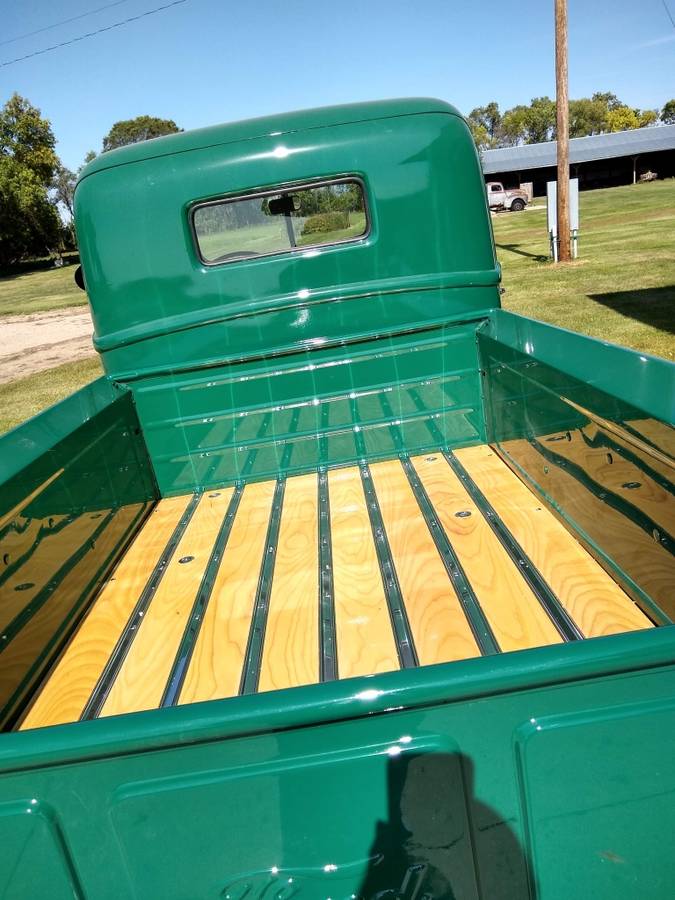 Ford-12-ton-1947-1