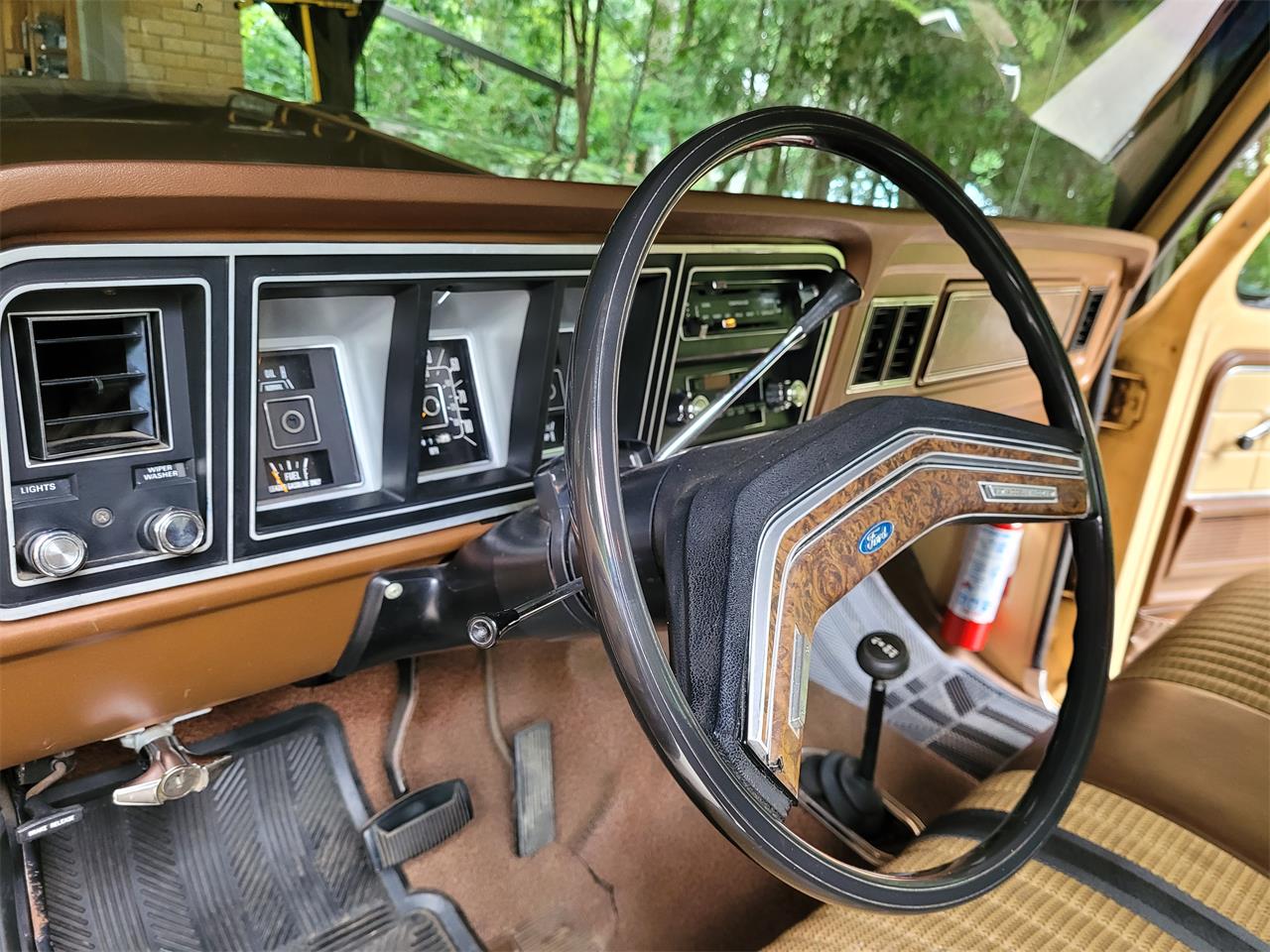 Ford-12-ton-pickup-1978-Tan-and-black-tan-11