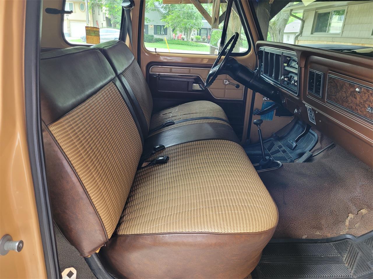 Ford-12-ton-pickup-1978-Tan-and-black-tan-13