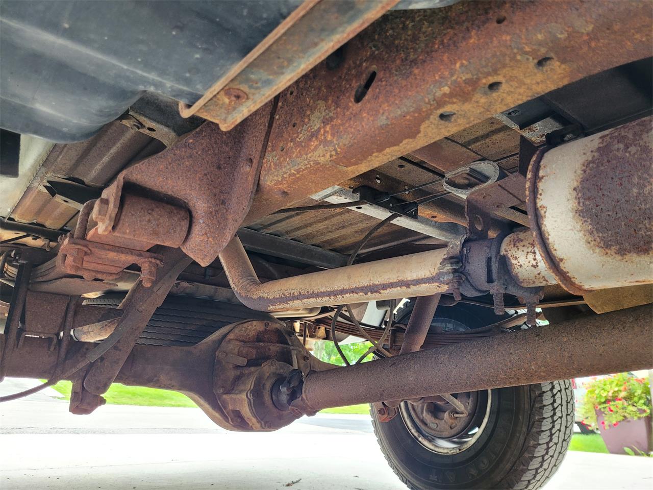 Ford-12-ton-pickup-1978-Tan-and-black-tan-16