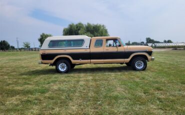 Ford-12-ton-pickup-1978-Tan-and-black-tan-3