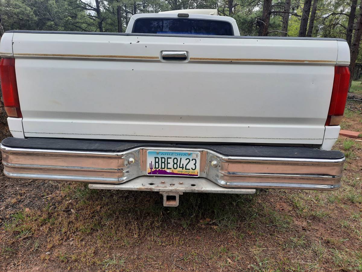 Ford-150-1988-white-10