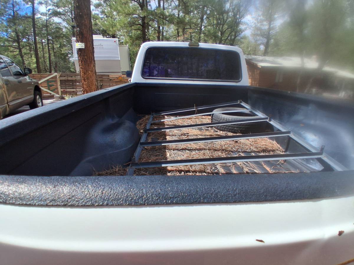 Ford-150-1988-white-4