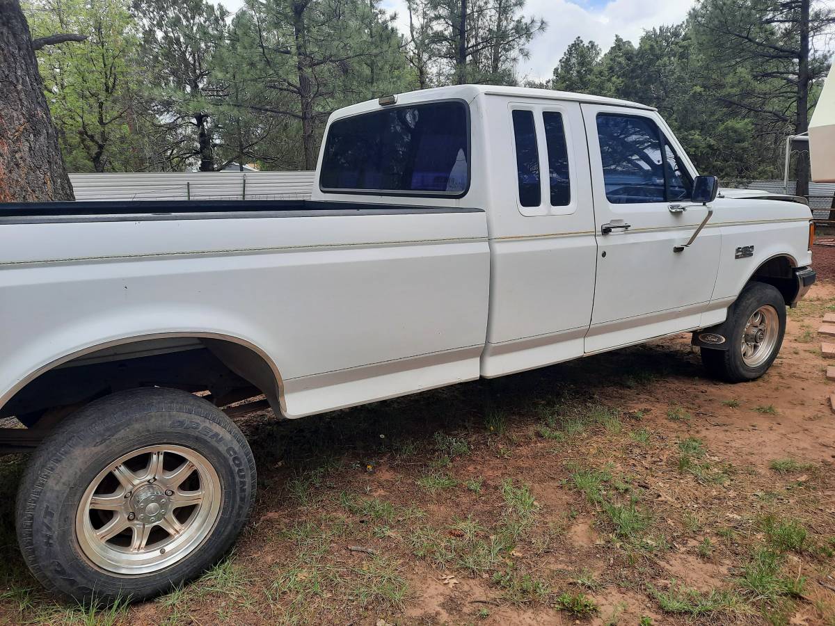 Ford-150-1988-white-9