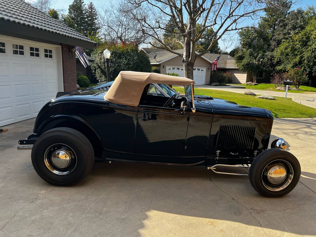 Ford-1932-black-1