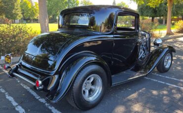 Ford-1932-black-1