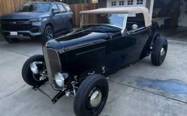 Ford-1932-black-16