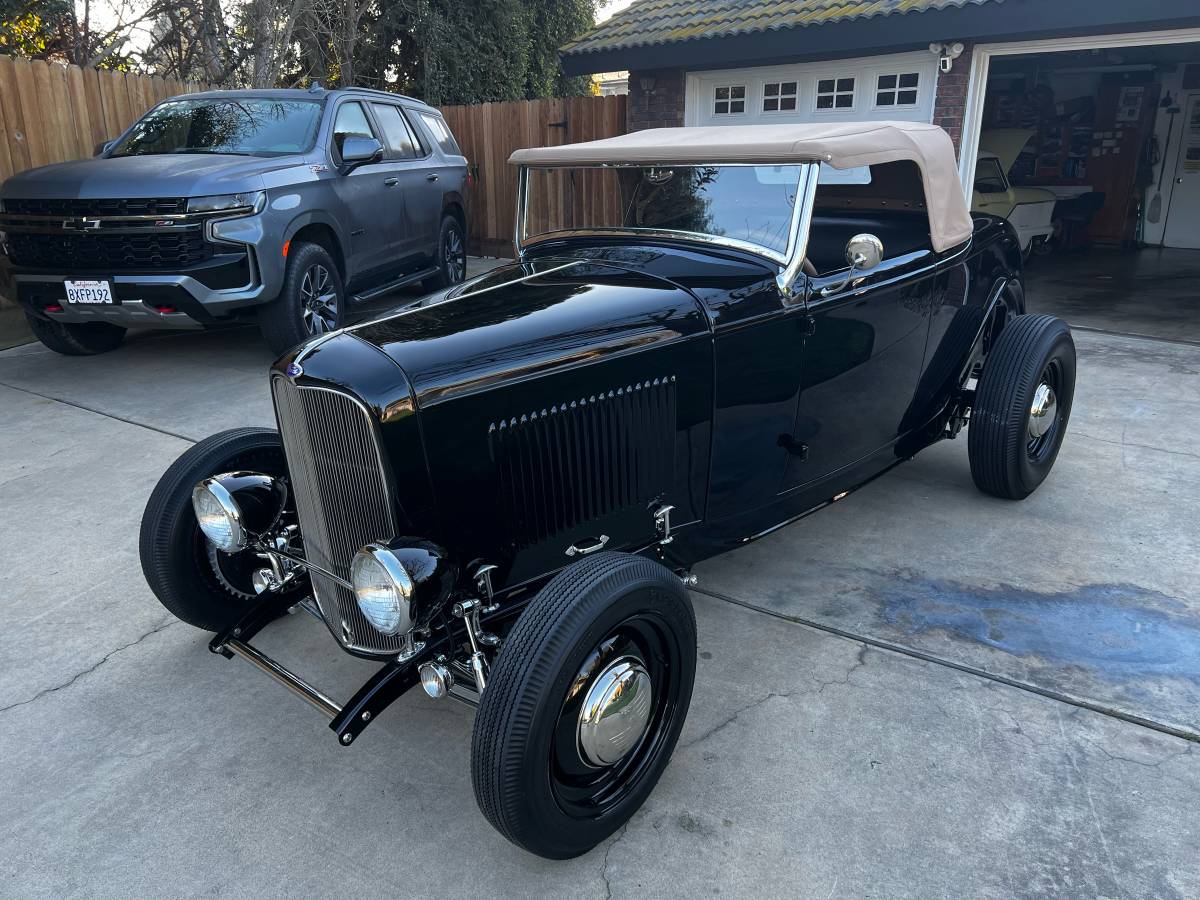 Ford-1932-black-16