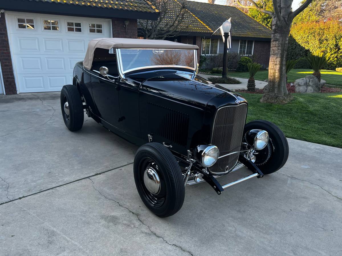 Ford-1932-black-17