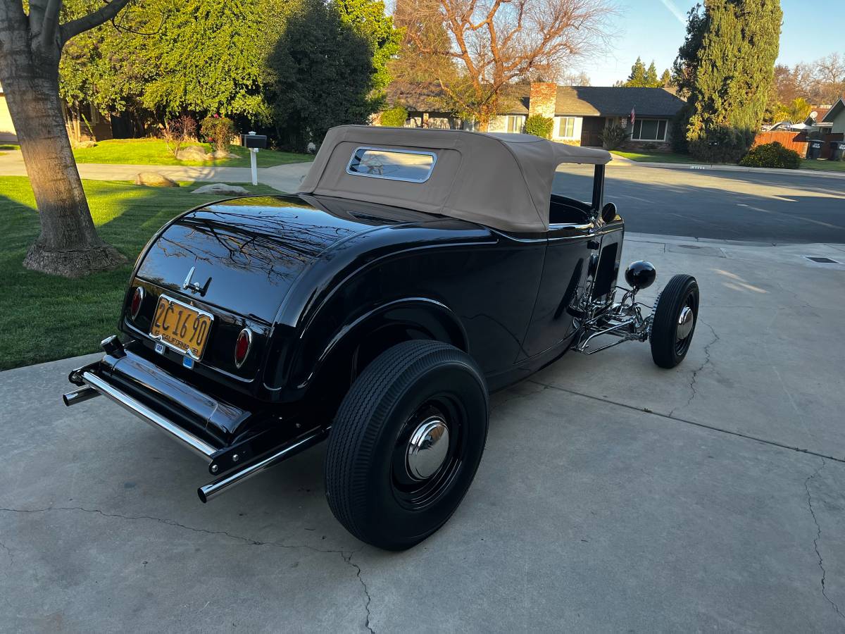 Ford-1932-black-18