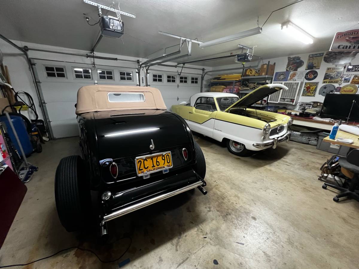 Ford-1932-black-19