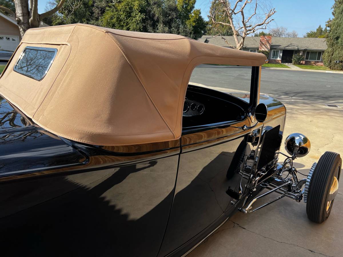 Ford-1932-black-2