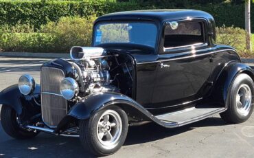 Ford-1932-black-2