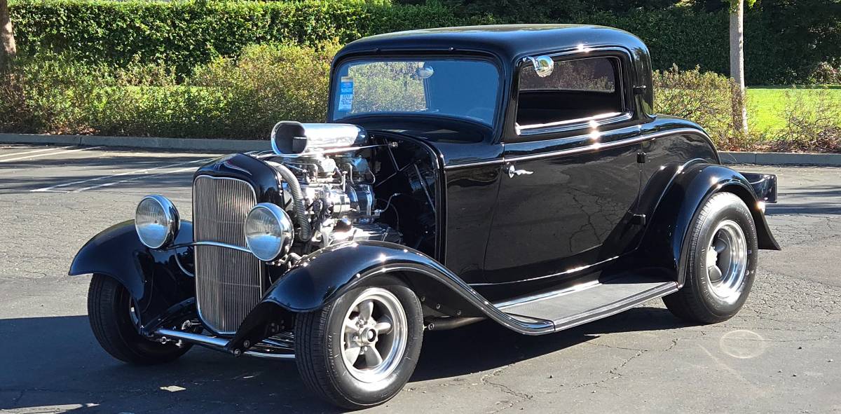Ford-1932-black-2