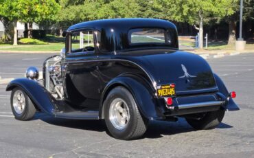 Ford-1932-black-3