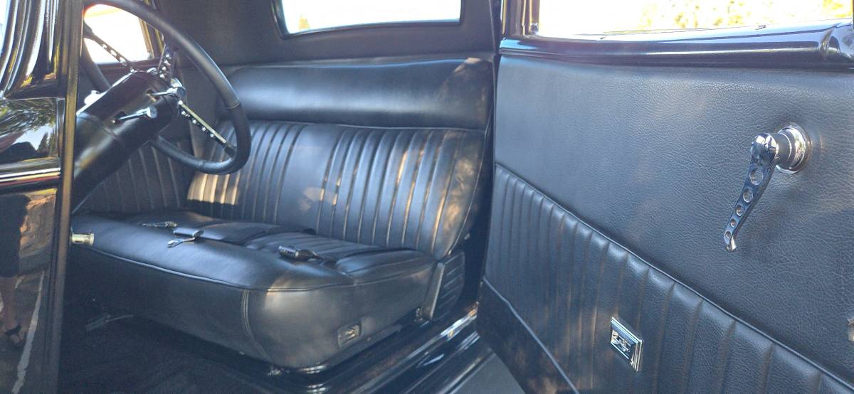 Ford-1932-black-4