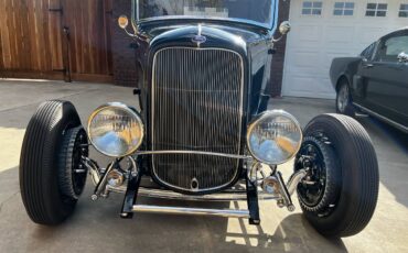 Ford-1932-black-5