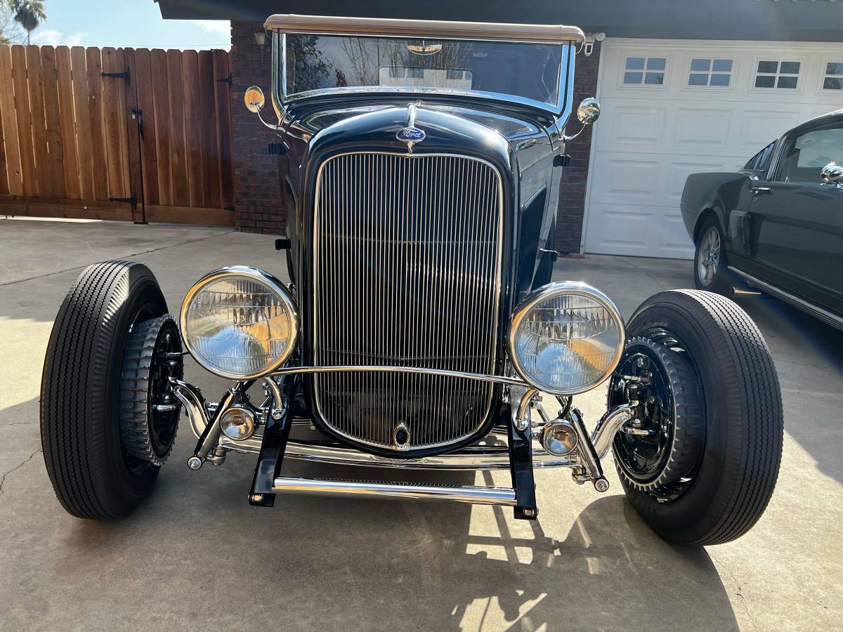 Ford-1932-black-5