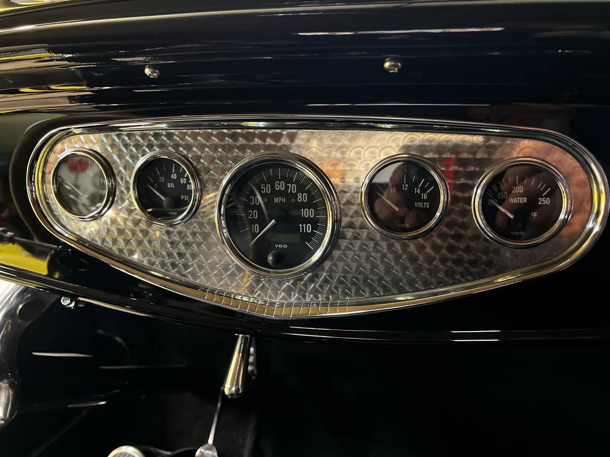 Ford-1932-black-7