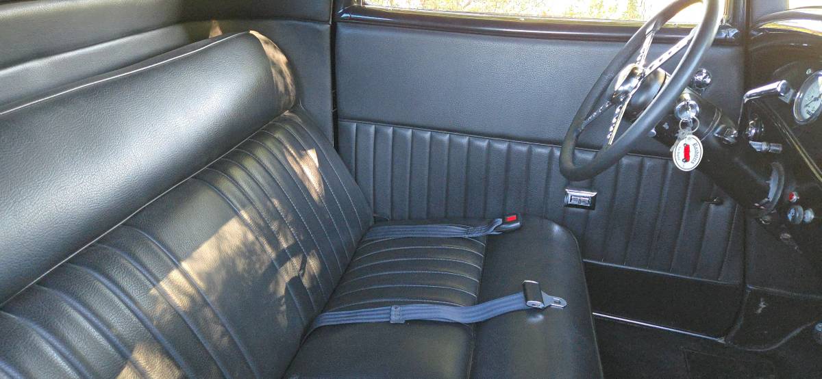 Ford-1932-black-8