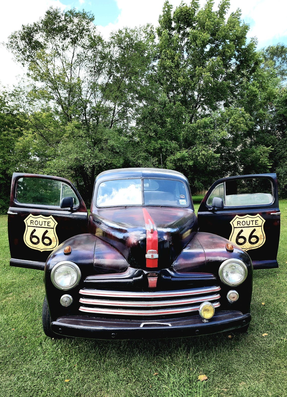 Ford-1947-Ford-Super-Deluxe-Coupe-1947-Coupe-2