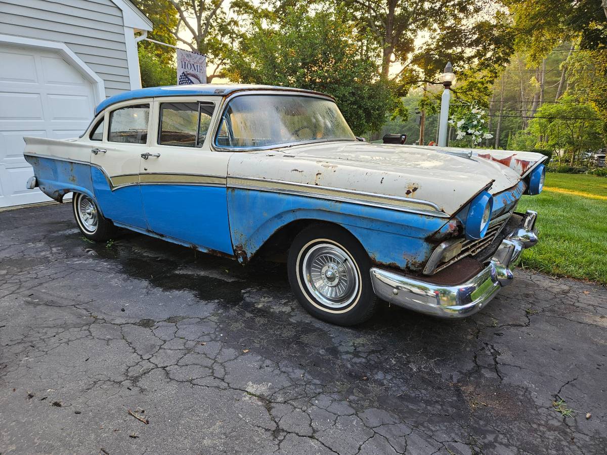 Ford-1957-10