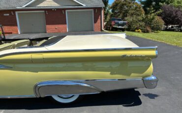 Ford-1959-yellow