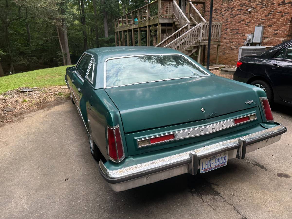 Ford-1977-green-10