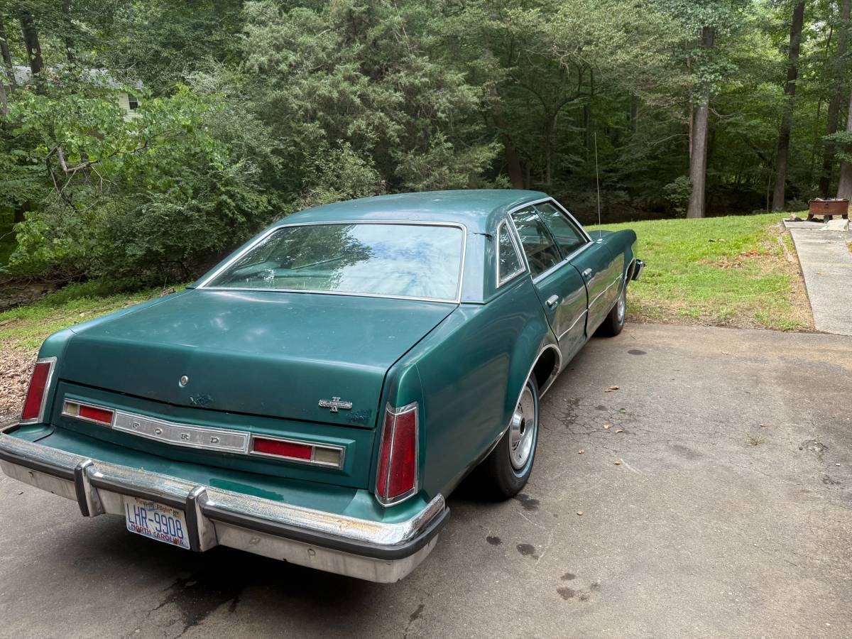 Ford-1977-green-2