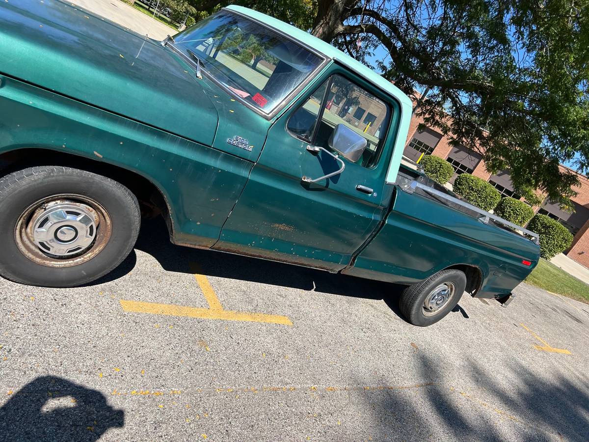 Ford-1977-green-3