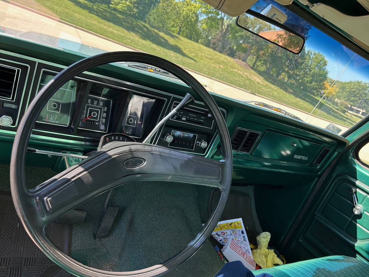 Ford-1977-green-4