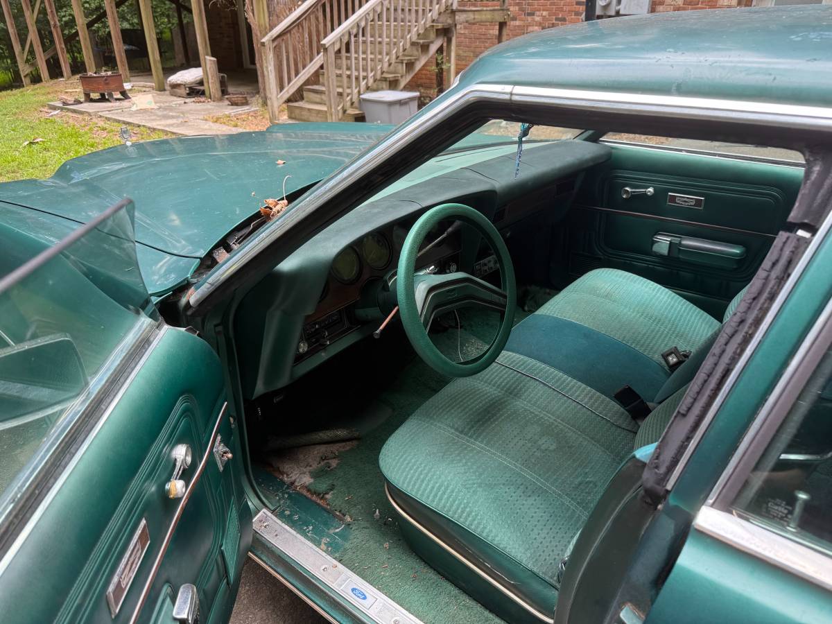 Ford-1977-green-6
