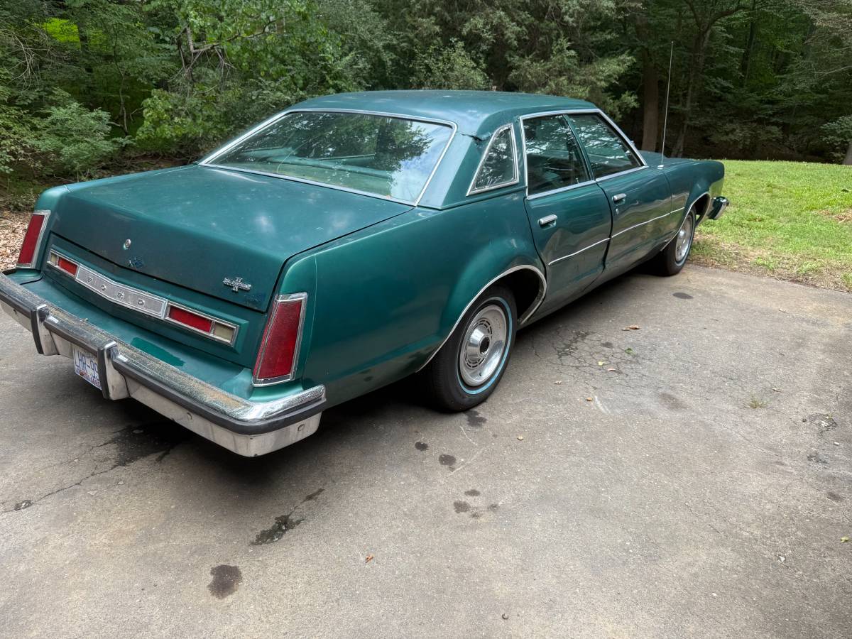 Ford-1977-green-8