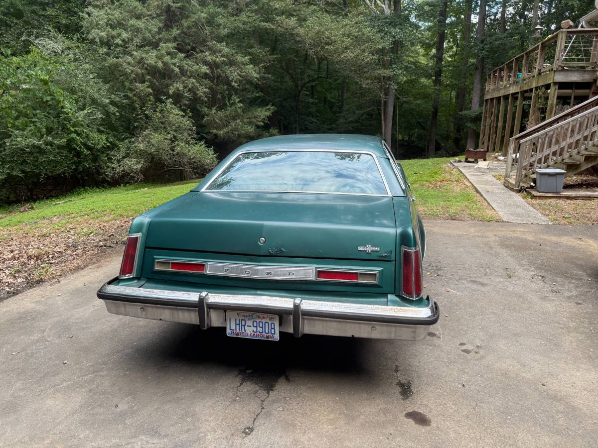 Ford-1977-green-9