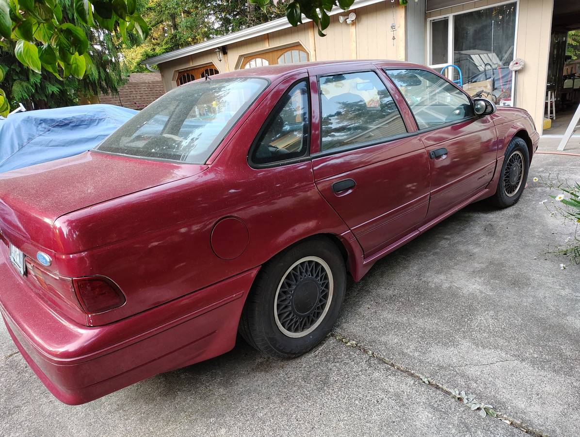 Ford-1990-red-2