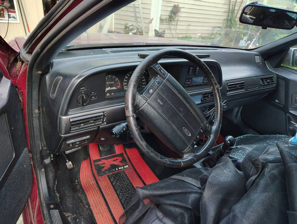 Ford-1990-red-3