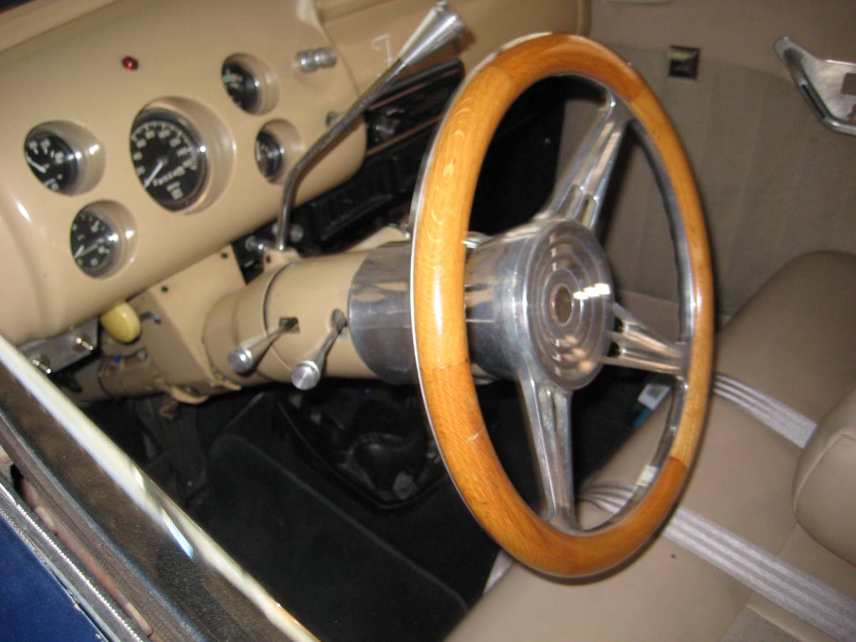 Ford-2-door-1940-blue-2