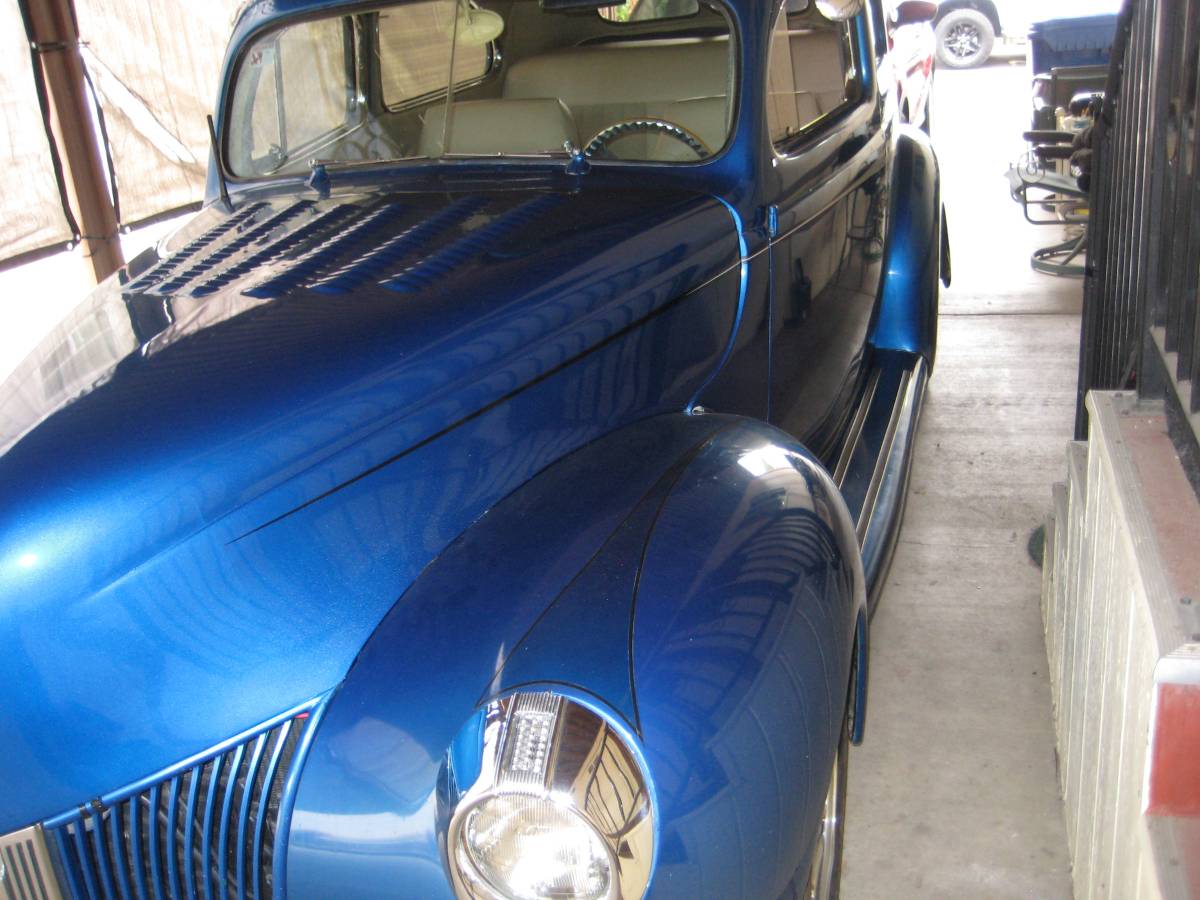 Ford-2-door-1940-blue-5