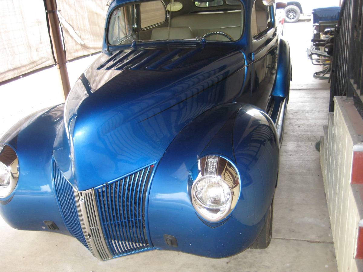 Ford-2-door-1940-blue-7