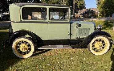 Ford-2-door-sedan-1929-green-1