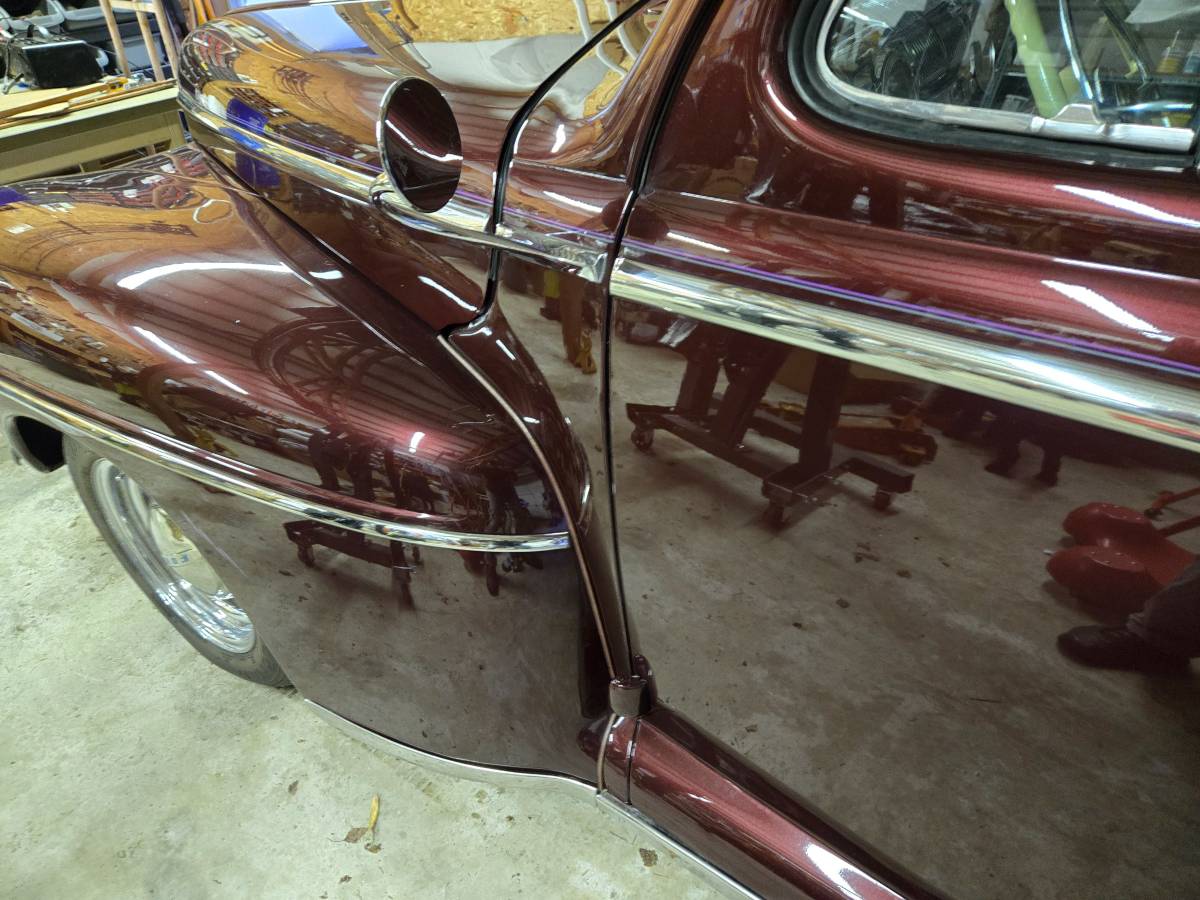 Ford-2-dr-1948-custom-9