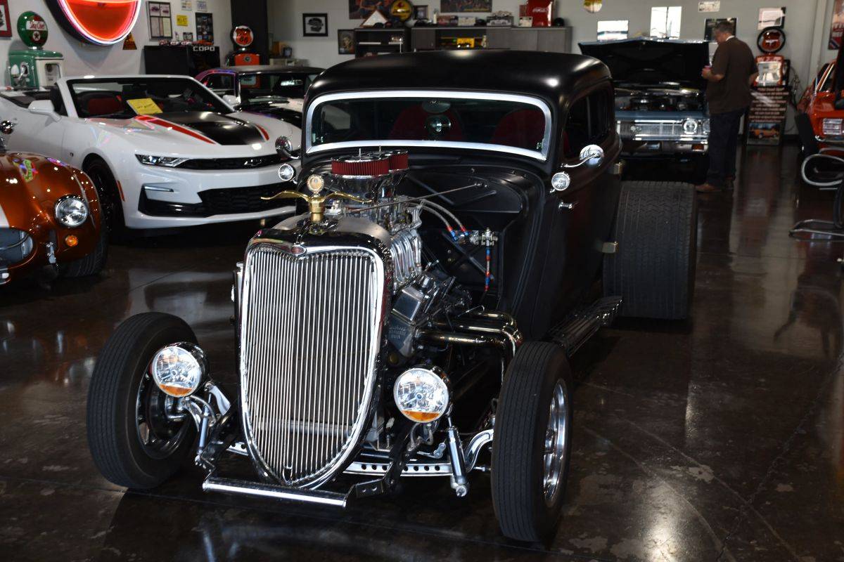 Ford-2-dr-coupe-1934-black-10