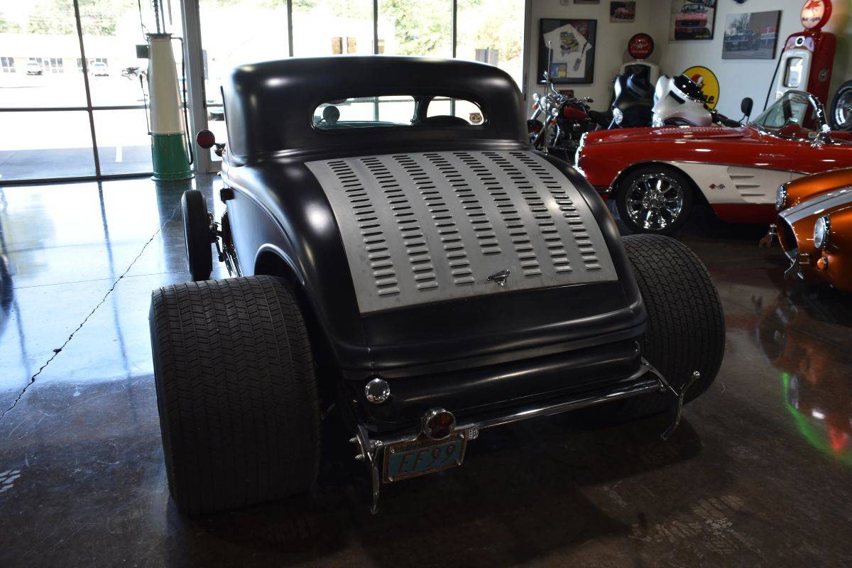Ford-2-dr-coupe-1934-black-4