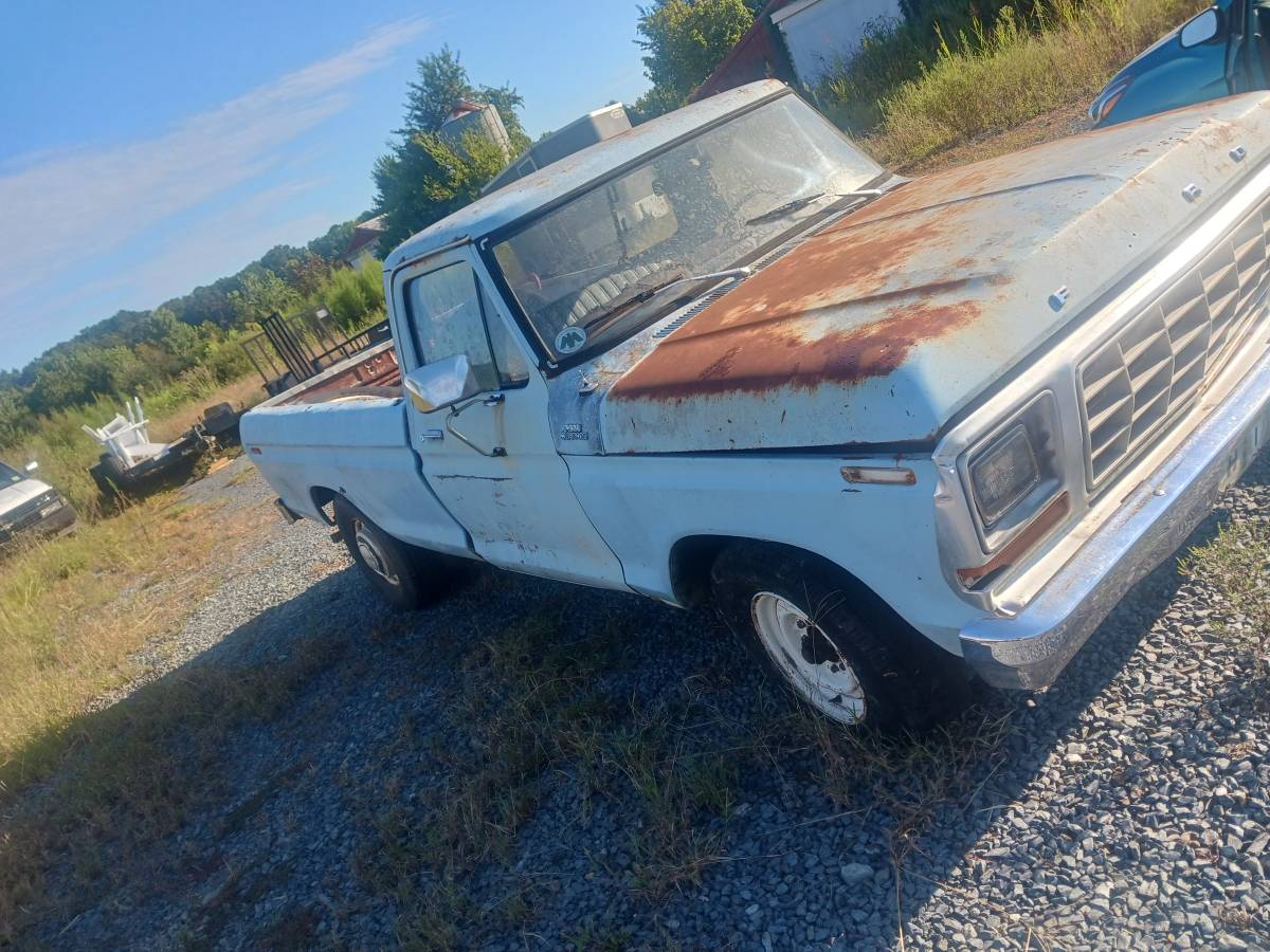 Ford-250-custom-1979-blue
